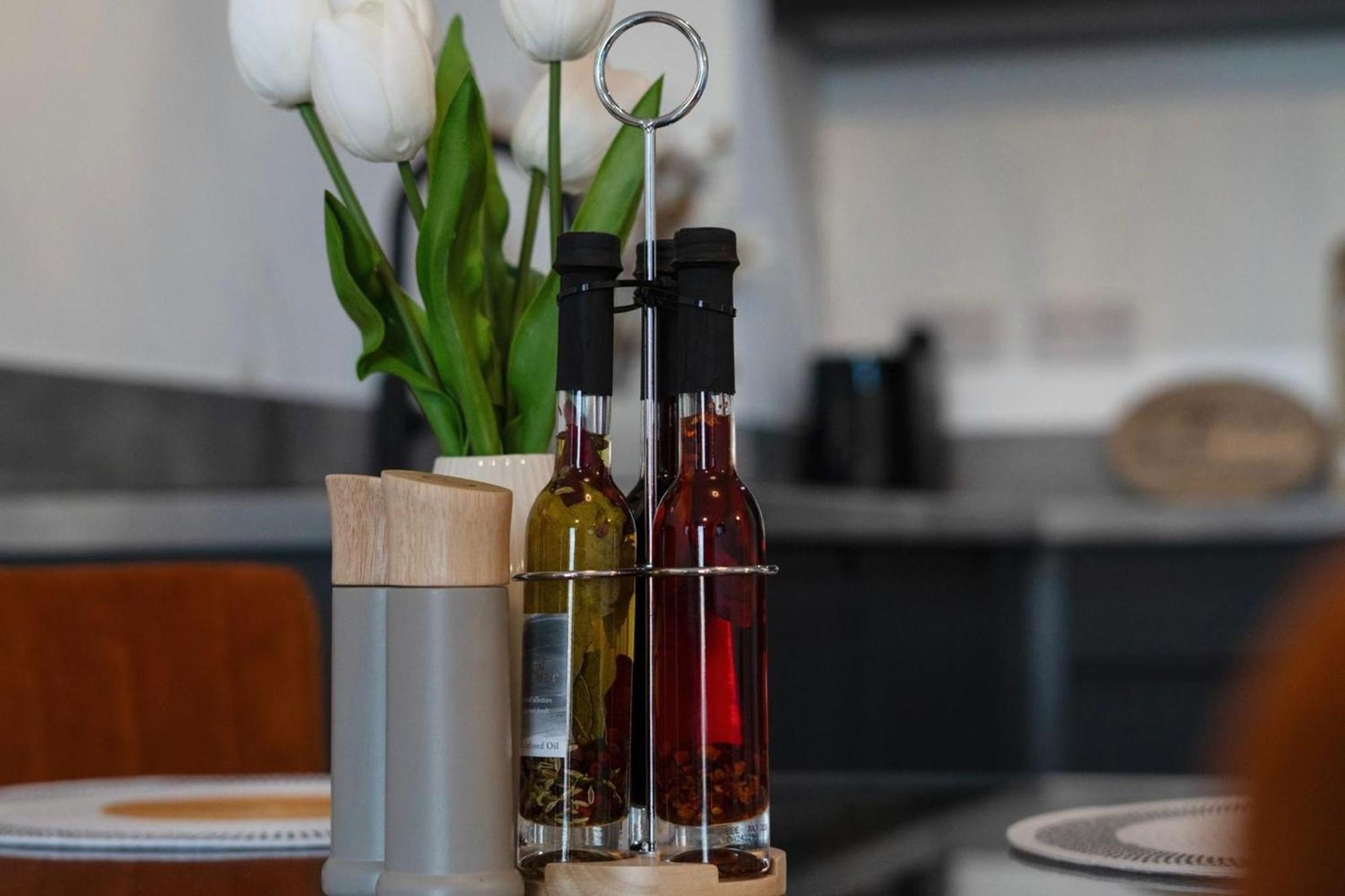 Luxury Penthouse In Centre With Parking, 4 Minutes Walk To The New Everton Stadium! Apartment